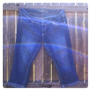 Rue 21 capri Jeans 15/16 curvy girl